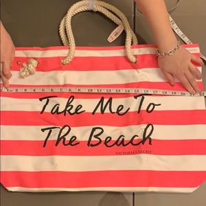 Victoria’s Secrets beach bag